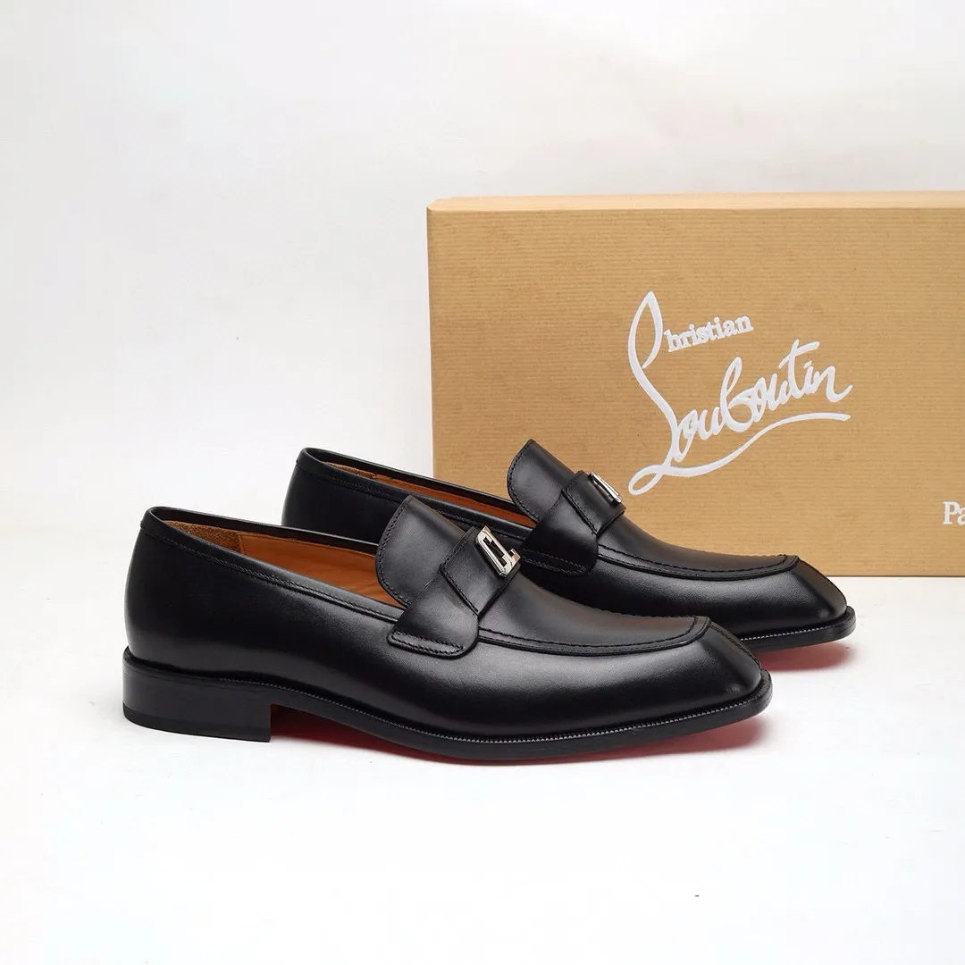Batch 1,080 yuan 💰••New real shots••CL～High-end men’s 👔casual•loafers with red soles! ••🆑Genuine and top-quality goods from original orders ••✅💯 Purchase goods from top-quality original orders! Original imported patterned cowhide ➕Imported cowhide lining ➕Cowhide feet ➕Original leather outsole~🉑️Feel free to compare the authentic ones! Size: 38-44 (45.46.47 can be customized)